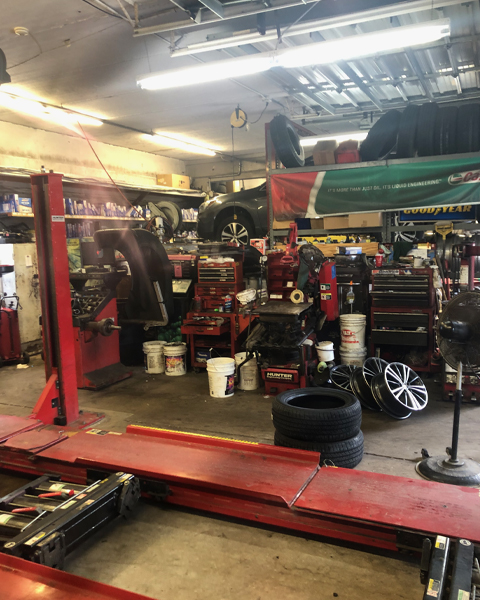 Inside our garage | Military Brake & Alignment Services Inc.