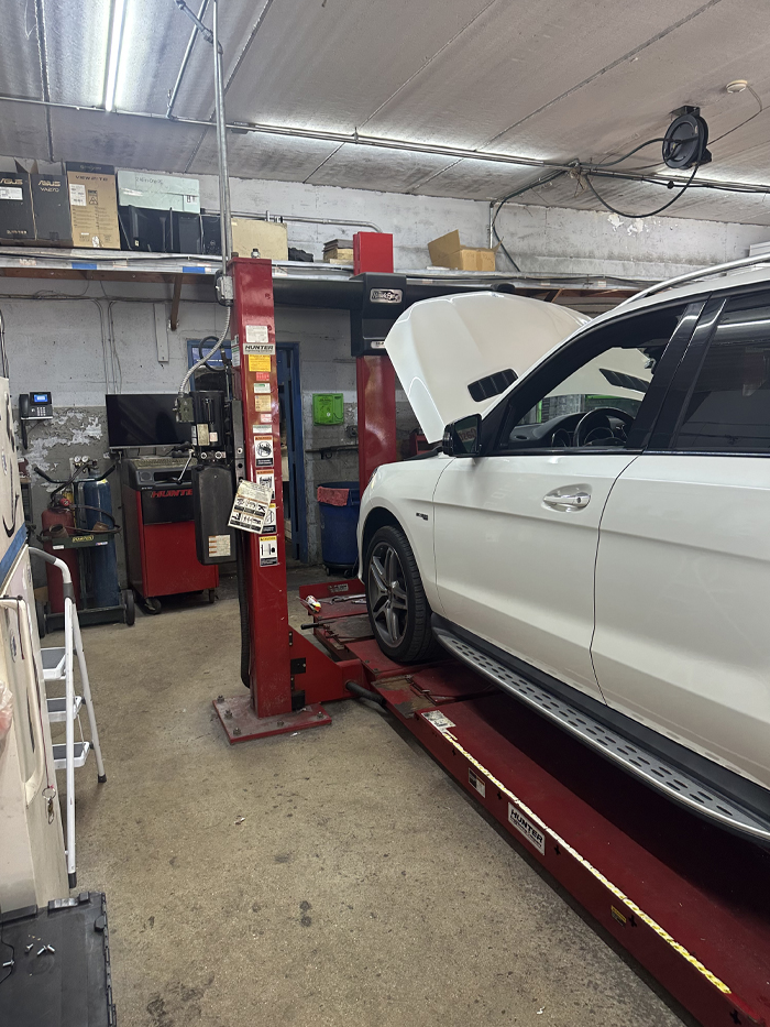 Repair in garage | Military Brake & Alignment Services Inc.